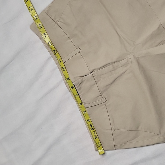 7th avenue NY & Co. cream colored shorts sz 8 - Picture 6 of 8